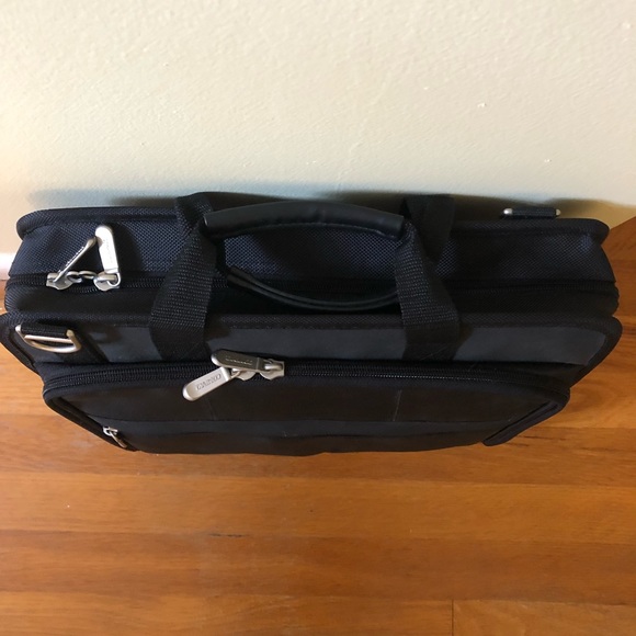 NWOT Black Canvas Compaq laptop with Shoulder Strap and leather Handles - Picture 2 of 7